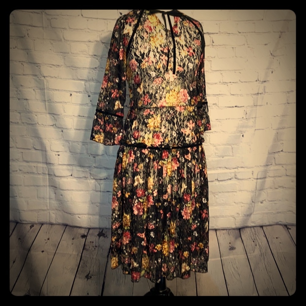 Precious Flower Lace dress